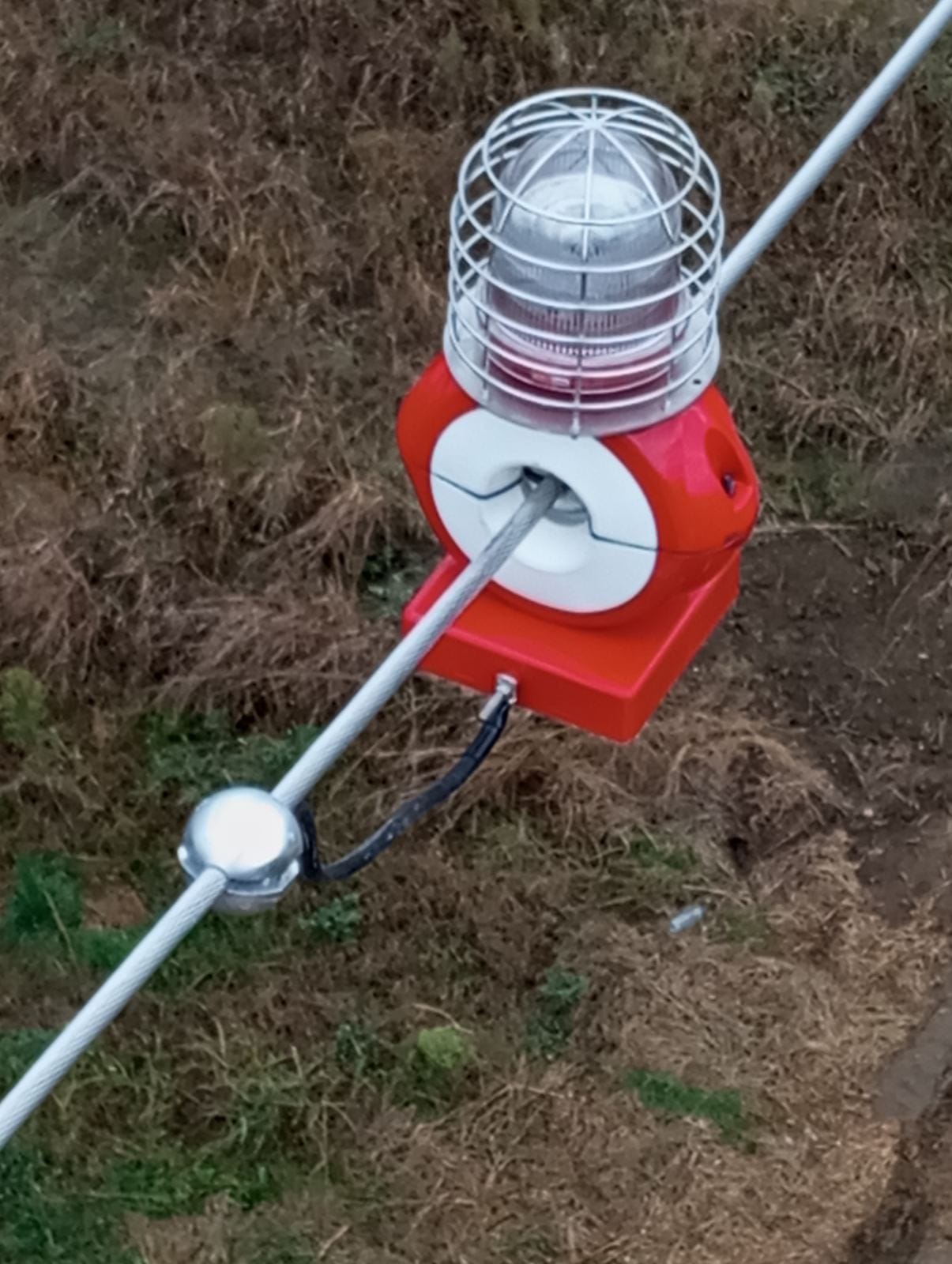 CONDUCTOR MARKING LIGHT FOR HIGH VOLTAGE LINES