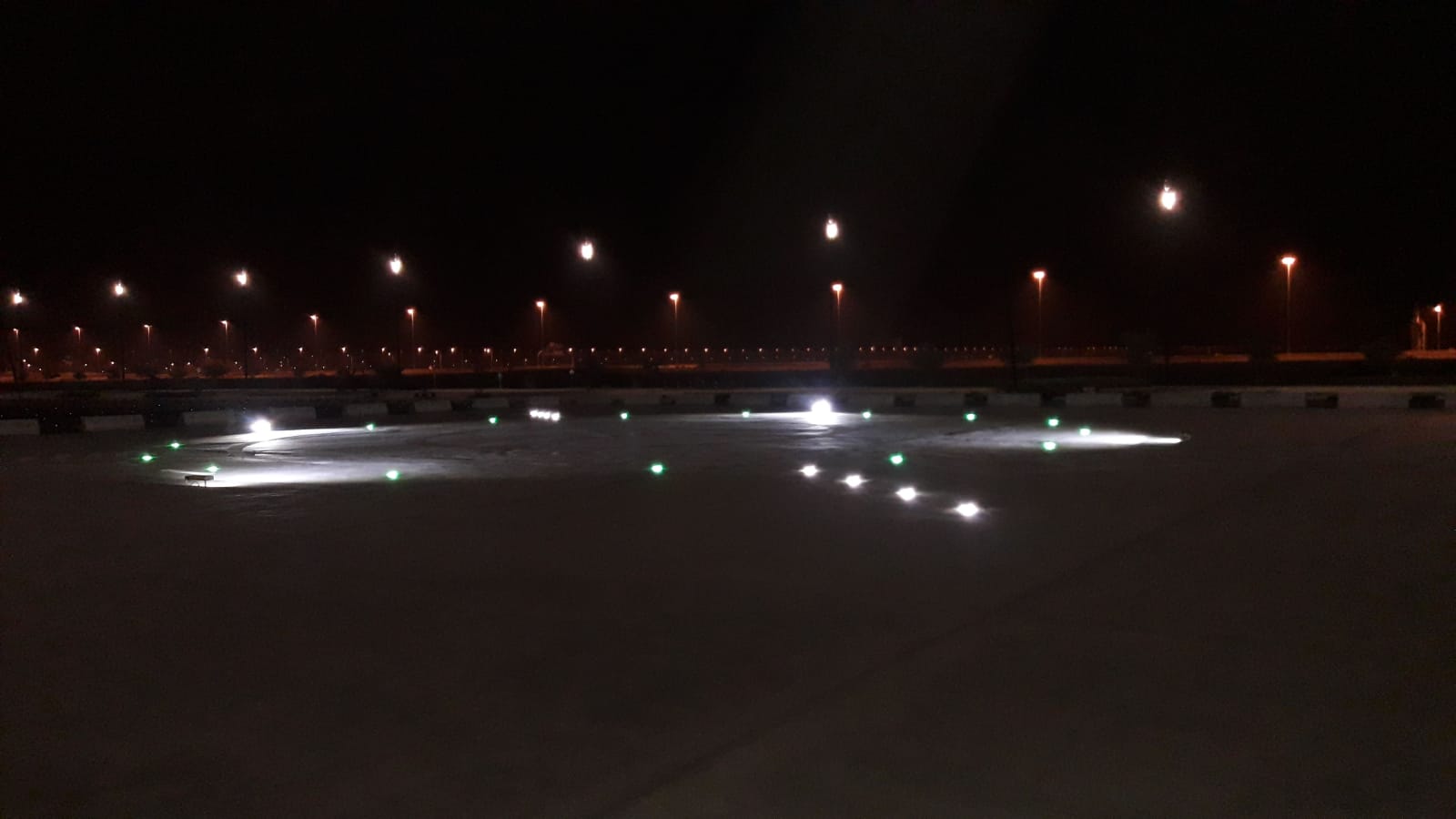 Piste d'atterrissage d'héliport empilée avec éclairage LED pour